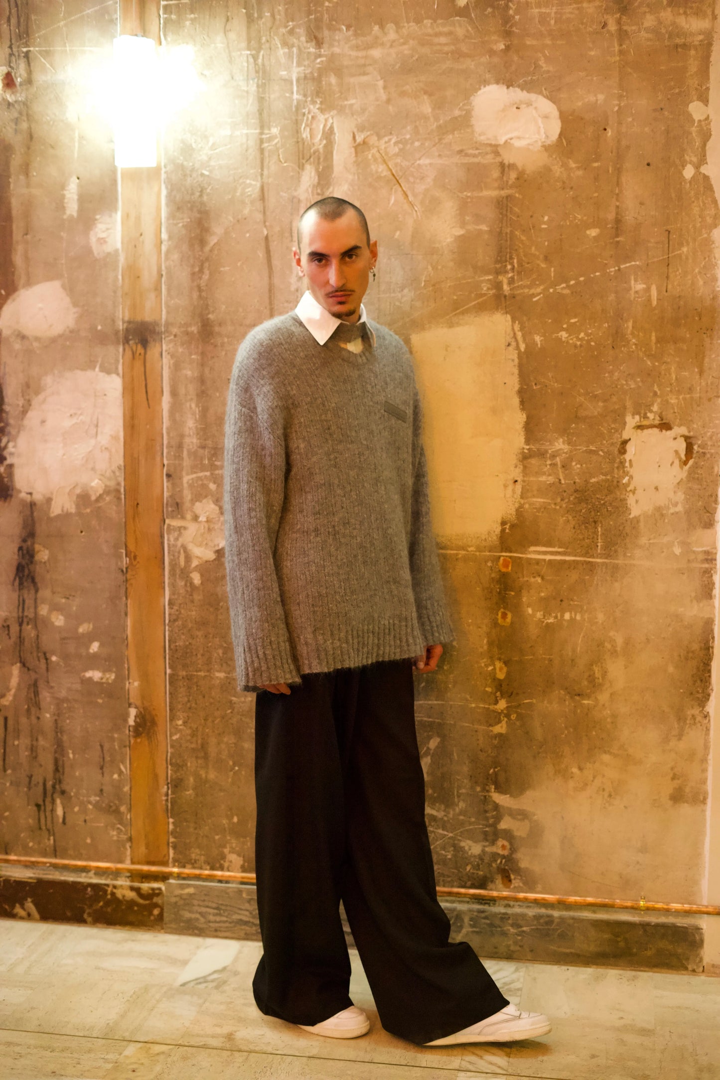 PULL AVEC OUVERTURE ASYMÉTRIQUE EN MOHAIR- LOUIS GABRIEL NOUCHI soemshop - Louis Gabriel Nouchi