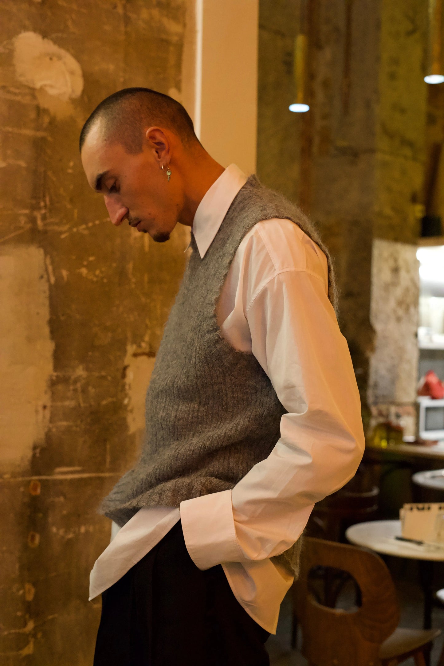 PULL SANS MANCHES AVEC OUVERTURE ASYMÉTRIQUE EN MOHAIR- LOUIS GABRIEL NOUCHI soemshop - Louis Gabriel Nouchi