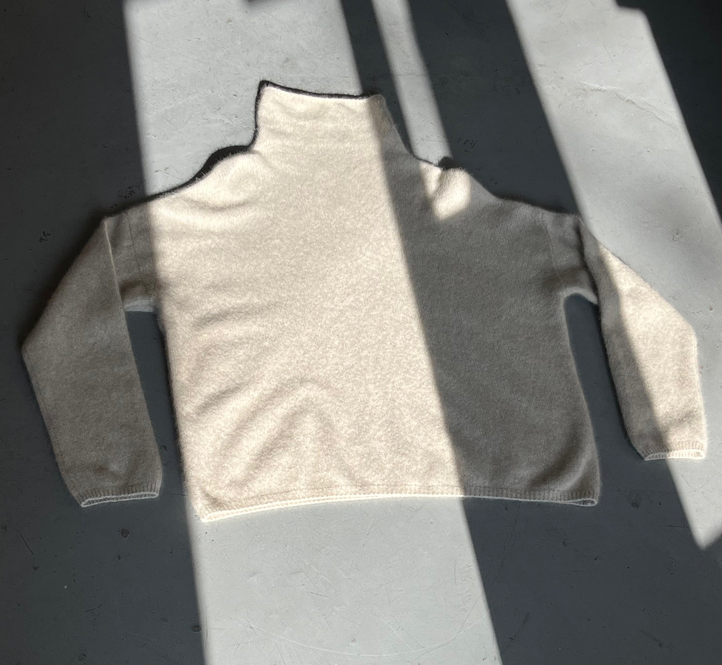 PULL ÉCRU COL ROULÉ - UNIVERSEL soemshop - universel