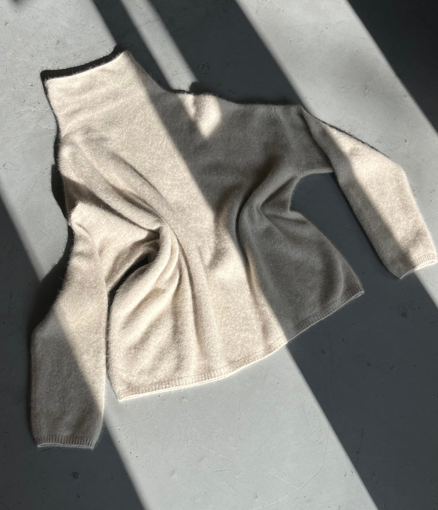 PULL ÉCRU COL ROULÉ - UNIVERSEL soemshop - universel