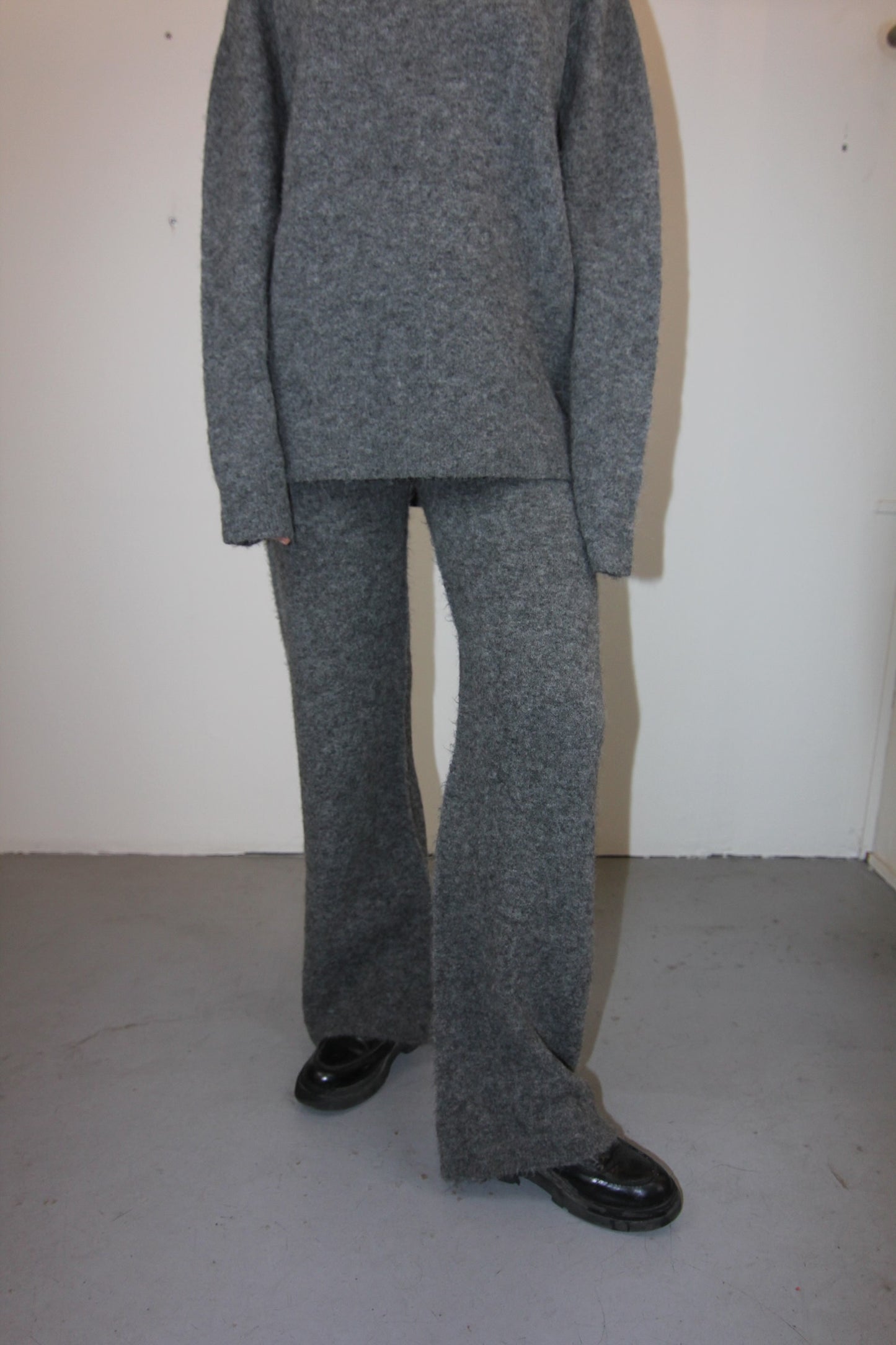 PANTALON GRIS EN MAILLE - ATOMOFACTORY