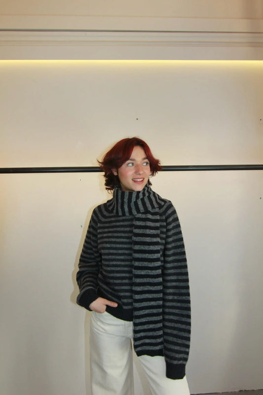 PULL RAYÉ  GRIS EN MAILLE - ATOMOFACTORY soemshop - ATOMOFACTORY